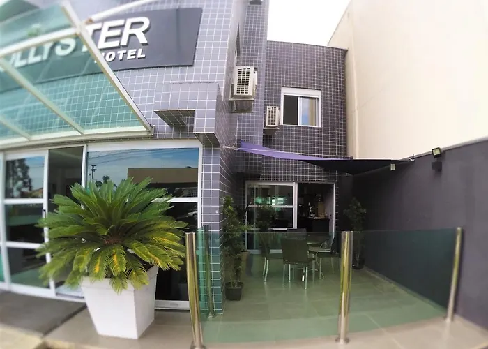 Hollyster Hotel
